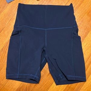 Lululemon Align 6” in Navy Blue with Pockets